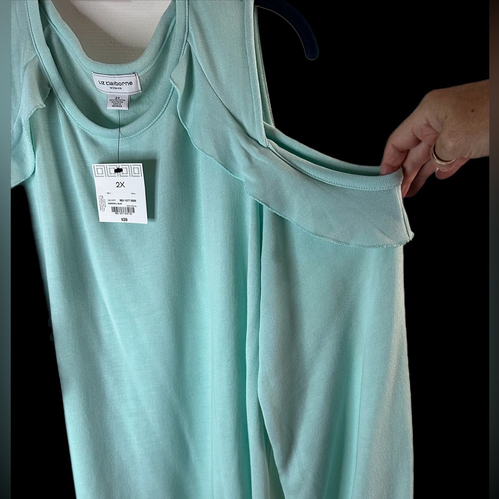NWT. Womens Liz Claiborne Cold Shoulder Super Soft Eggshell Blue Shirt